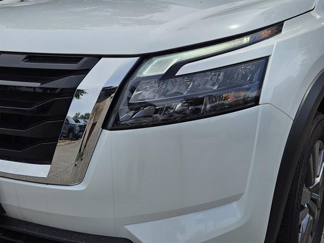 2025 Nissan Pathfinder SV photo 4