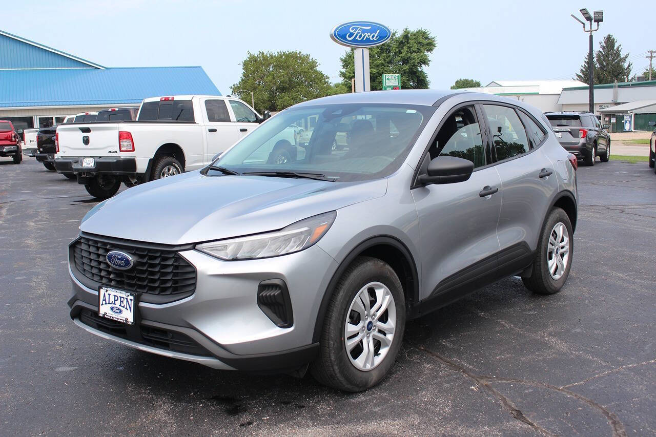 2023 Ford Escape Base's photo