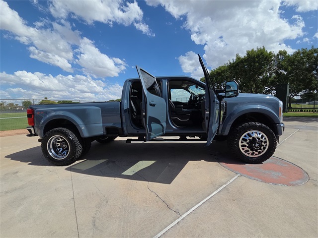 2023 Ford F-450 photo 8