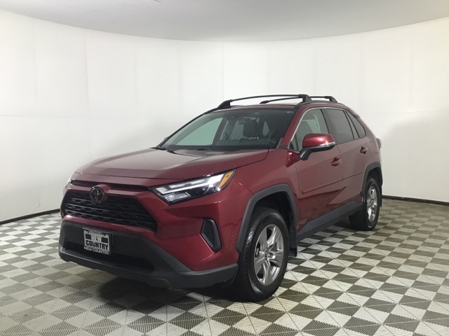 2023 Toyota RAV4 XLE photo 3