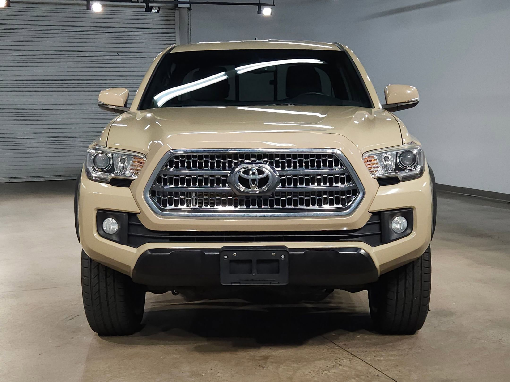 Used 2016 Toyota Tacoma TRD Off Road with VIN 5TFSZ5AN7GX020124 for sale in Little Rock