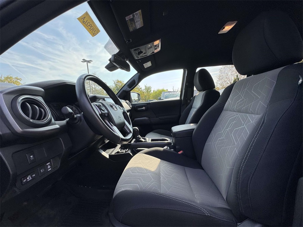 2023 Toyota Tacoma TRD Off-Road photo 13