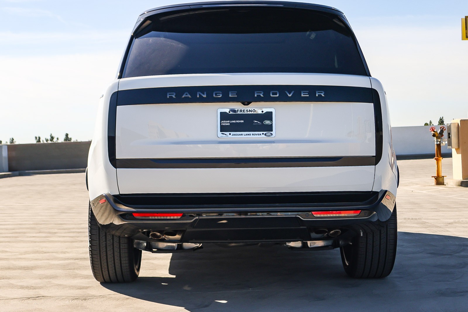 2025 Land Rover Range Rover SE photo 5