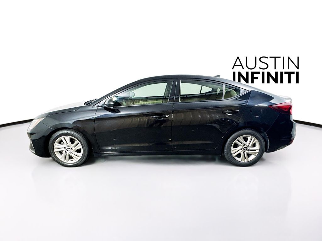 2020 Hyundai Elantra SEL photo 4