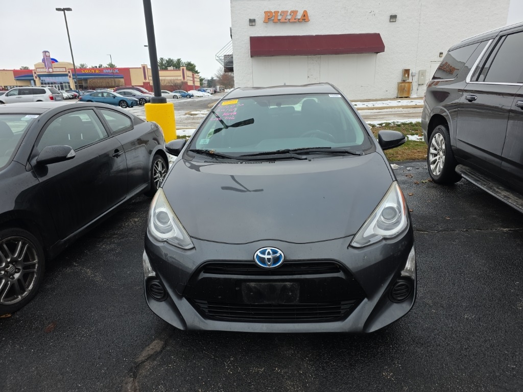 2015 Toyota Prius c Four's photo