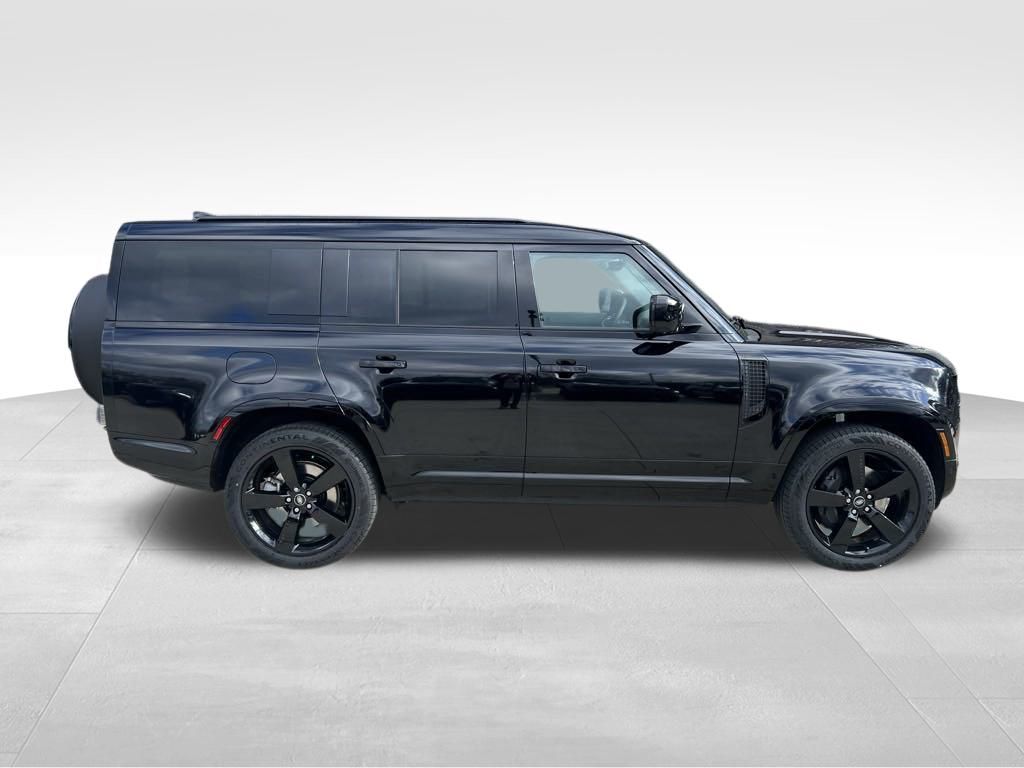 2025 Land Rover Defender 130 X-Dynamic SE photo 7
