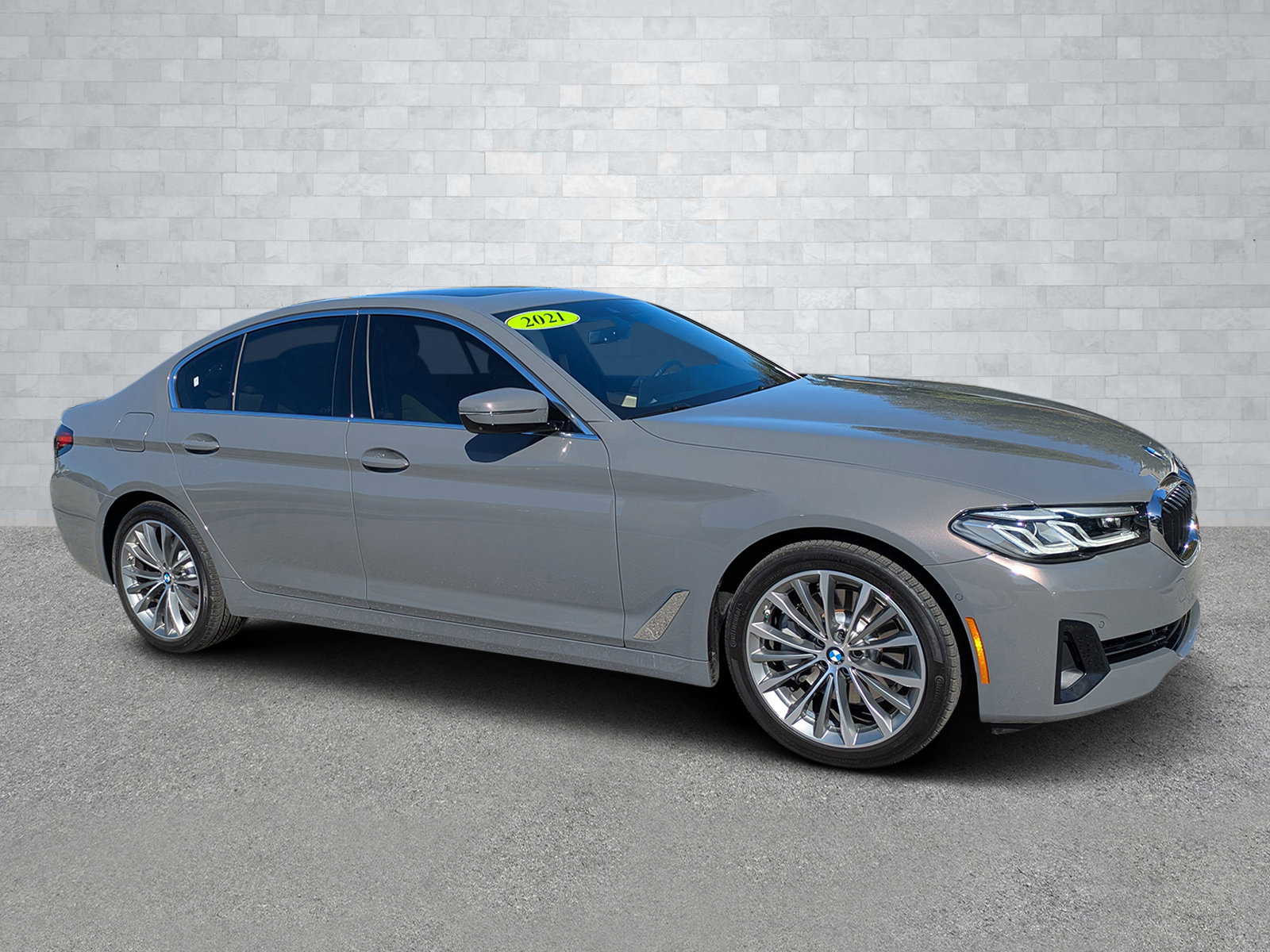 2021 BMW 5 Series 530i's photo