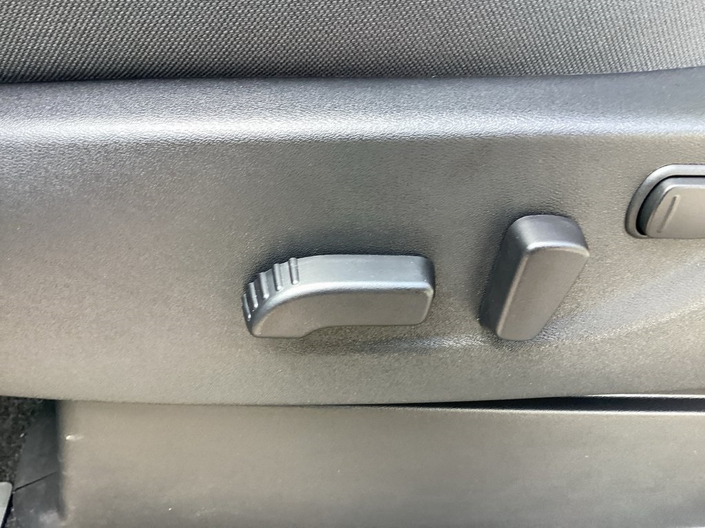 2025 Nissan Frontier SV photo 29