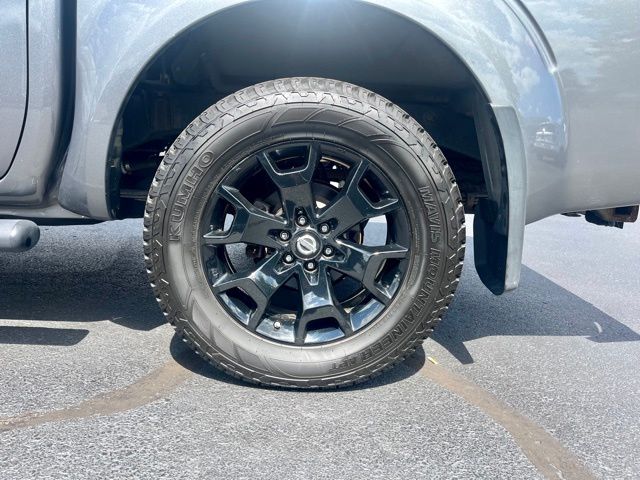 2019 Nissan Frontier SV photo 3