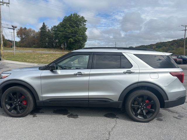 2021 Ford Explorer ST photo 7
