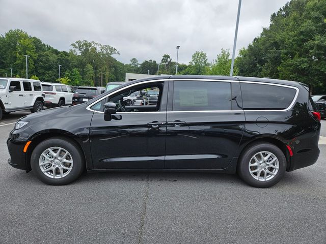 2025 Chrysler Pacifica photo 4