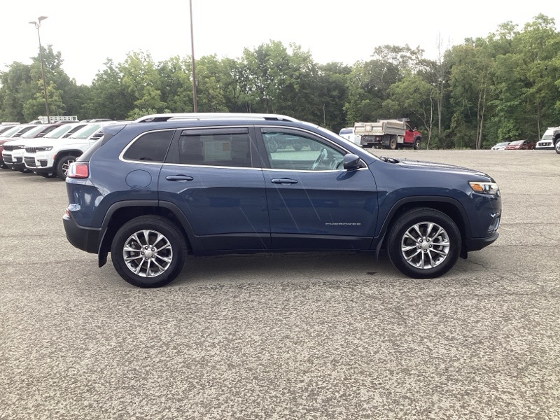 2021 Jeep Cherokee Latitude Lux photo 2