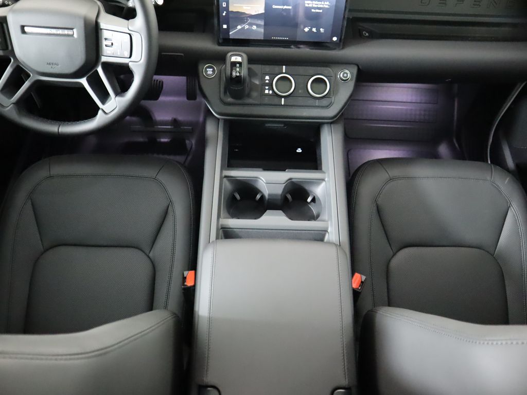2025 Land Rover Defender 130 S photo 17