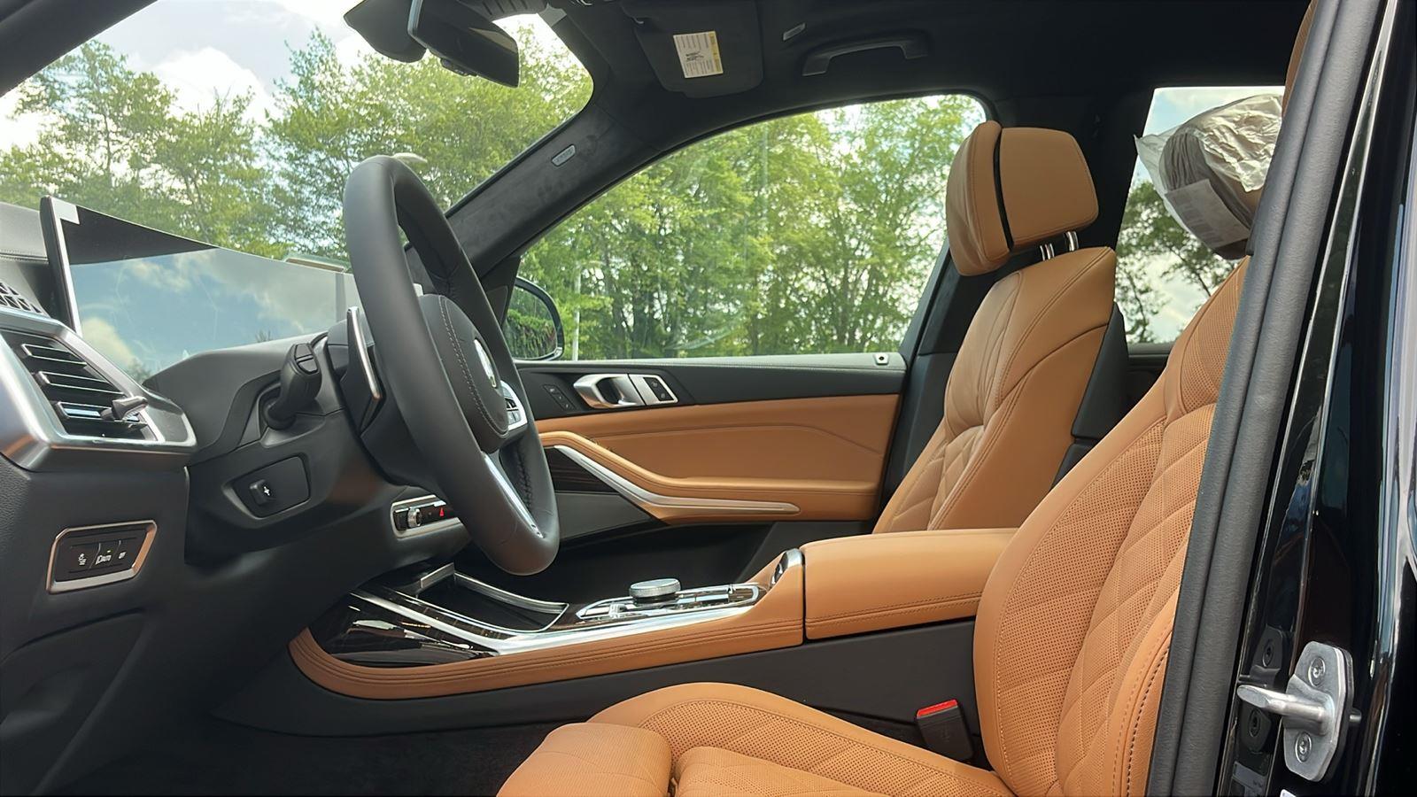 New 2026 Black Sapphire Metallic BMW xDrive40i image 7