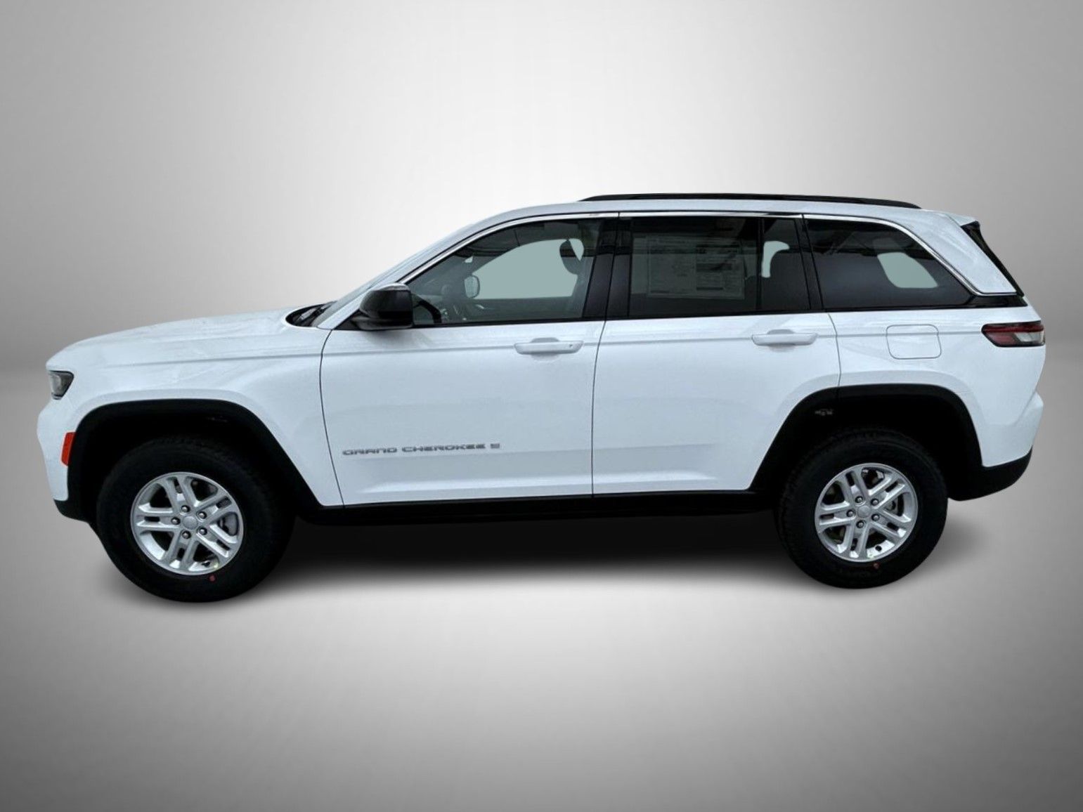 2025 Jeep Grand Cherokee Laredo photo 8