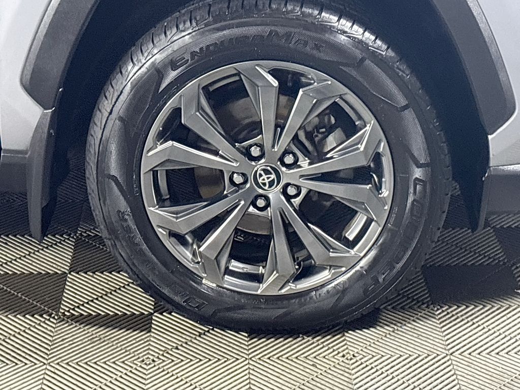2022 Toyota RAV4 Hybrid XLE Premium photo 21