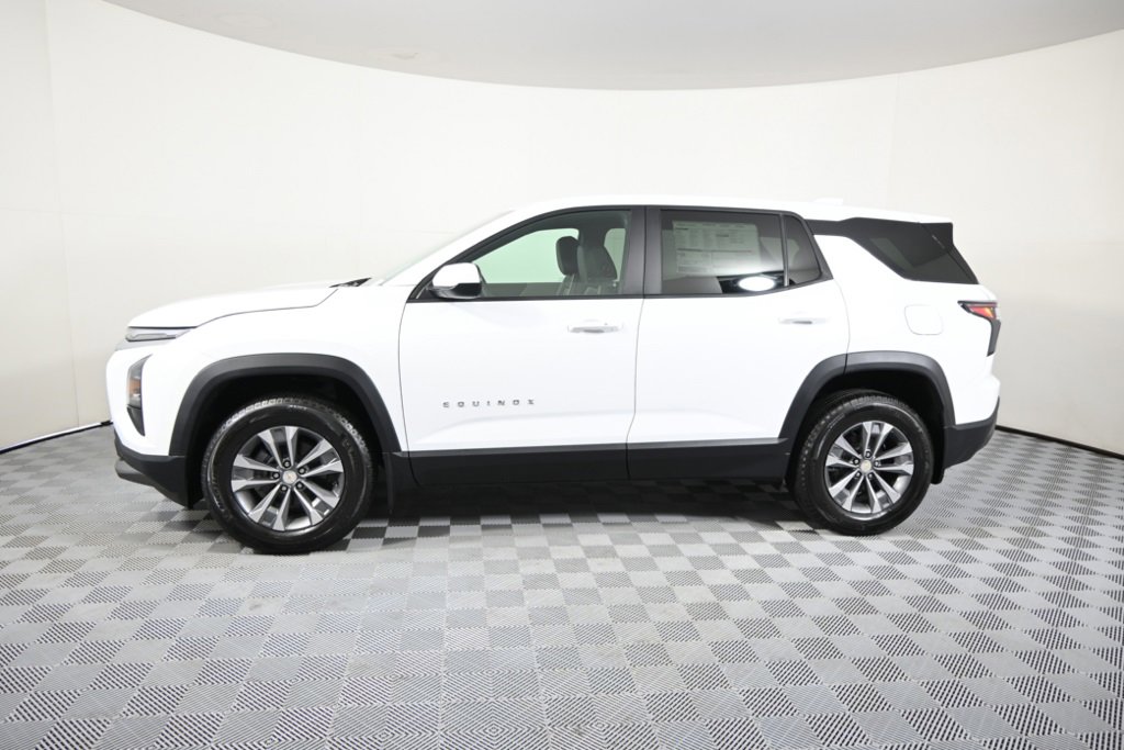 2026 Chevrolet Equinox LT photo 2