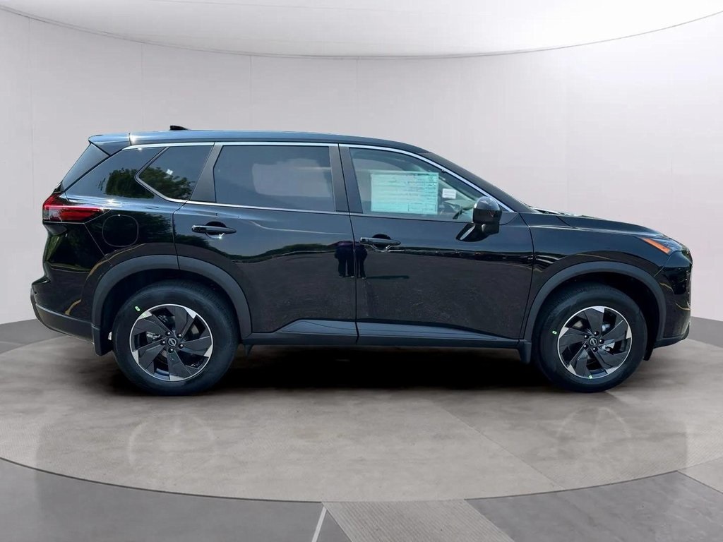 2026 Nissan Rogue SV photo 2