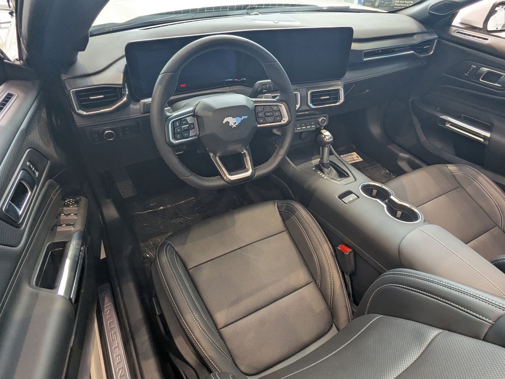 2025 Ford Mustang GT Premium photo 17