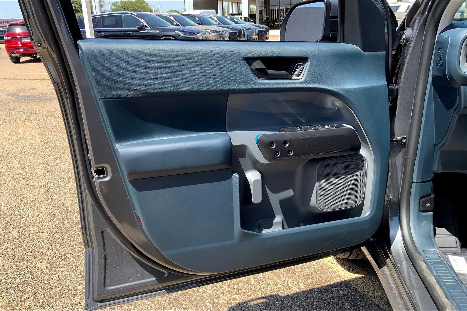 2025 Ford Maverick photo 10