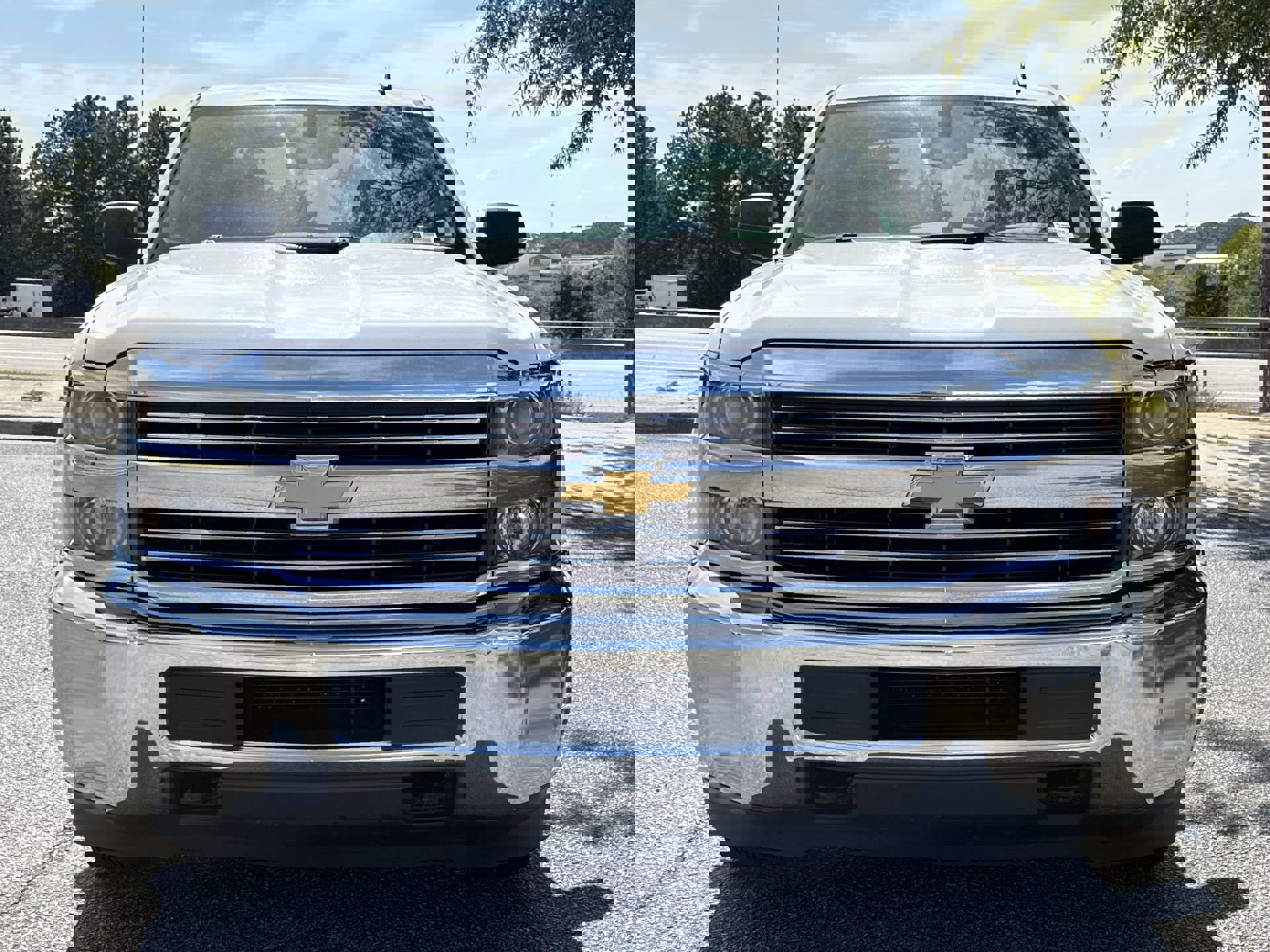 2015 Chevrolet Silverado 2500HD LT photo 3