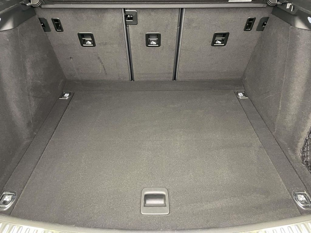 2020 Porsche Macan Base photo 19