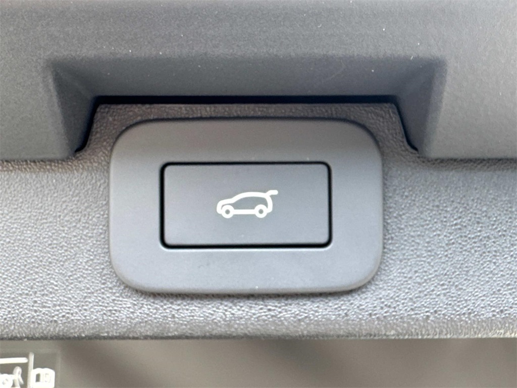 2025 Land Rover Discovery SE photo 7
