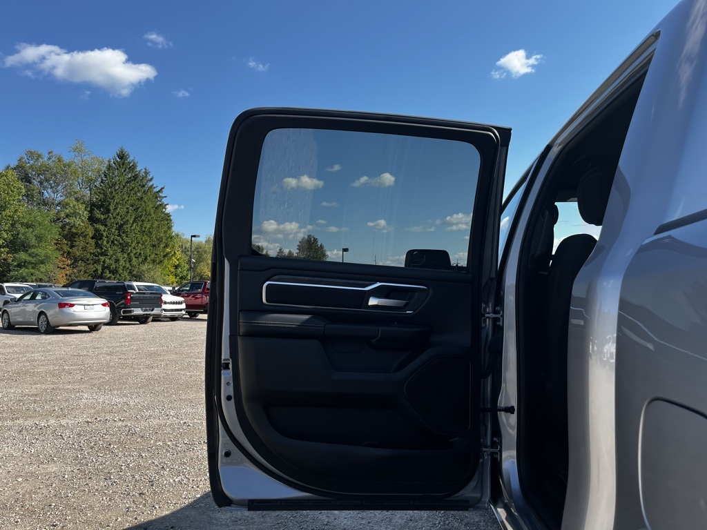 2024 Ram 1500 photo 28