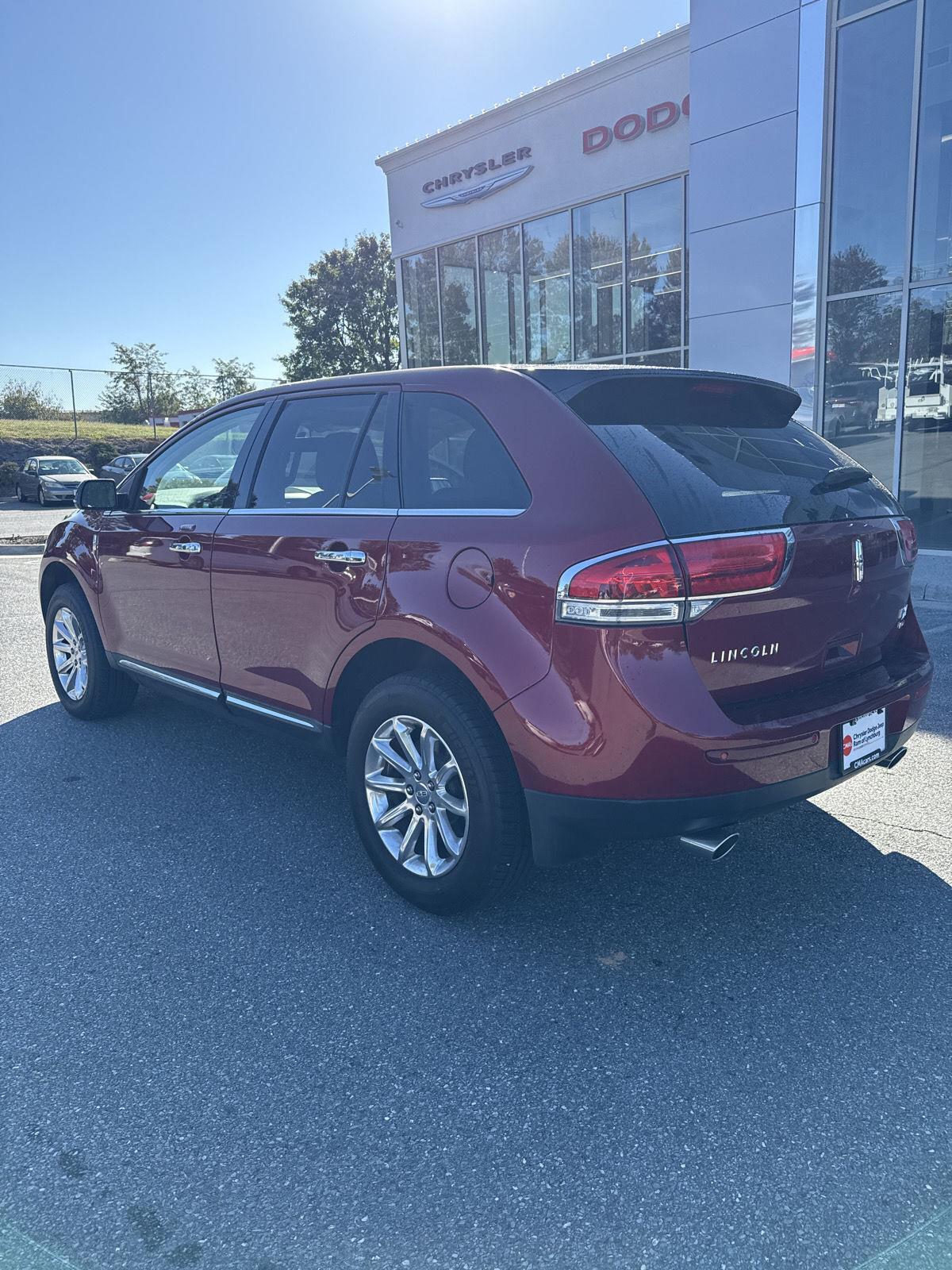 2014 Lincoln MKX Base photo 2