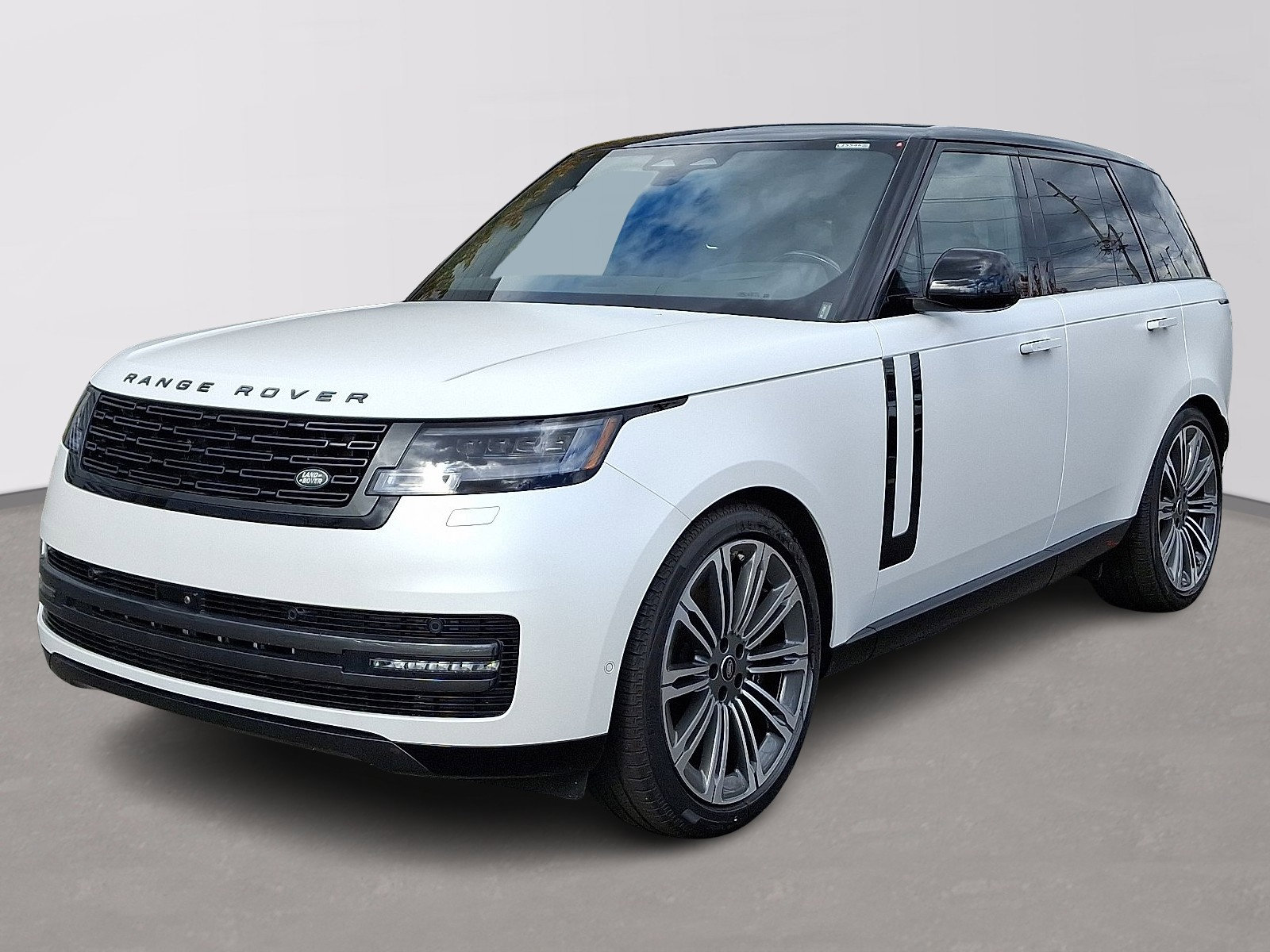 2025 Land Rover Range Rover SE's photo