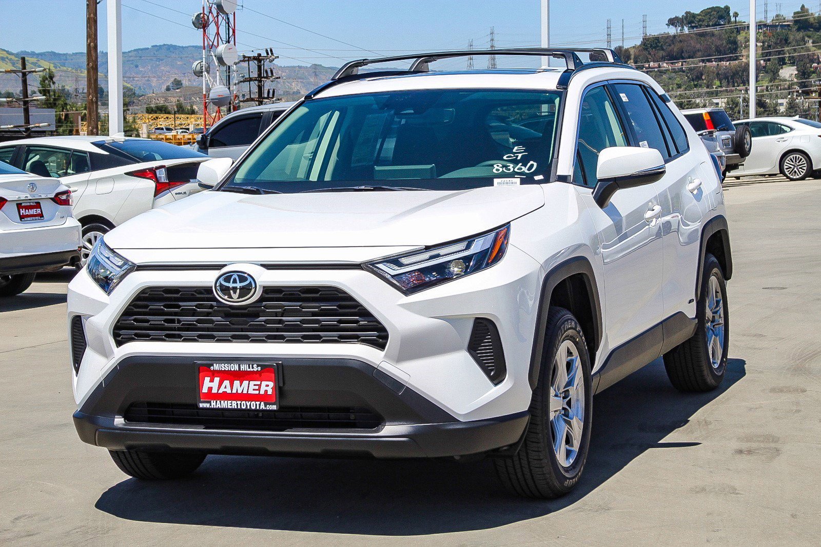 2025 Toyota RAV4 Hybrid XLE photo 3