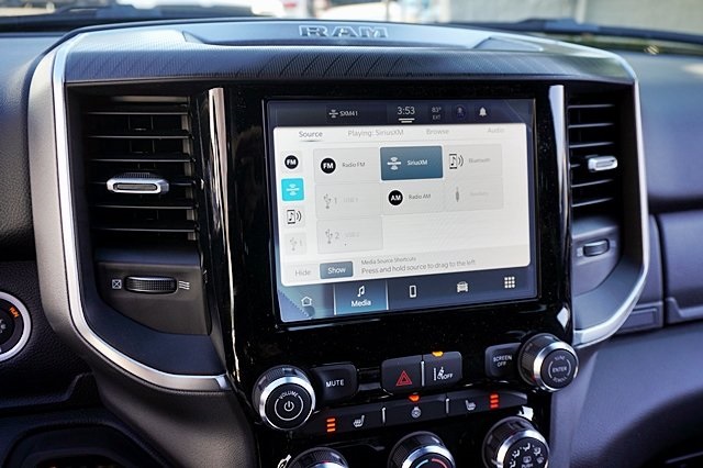 New 2025 Diamond Black Crystal Pearl-Coat Exterior Paint RAM Big Horn/Lone Star image 32