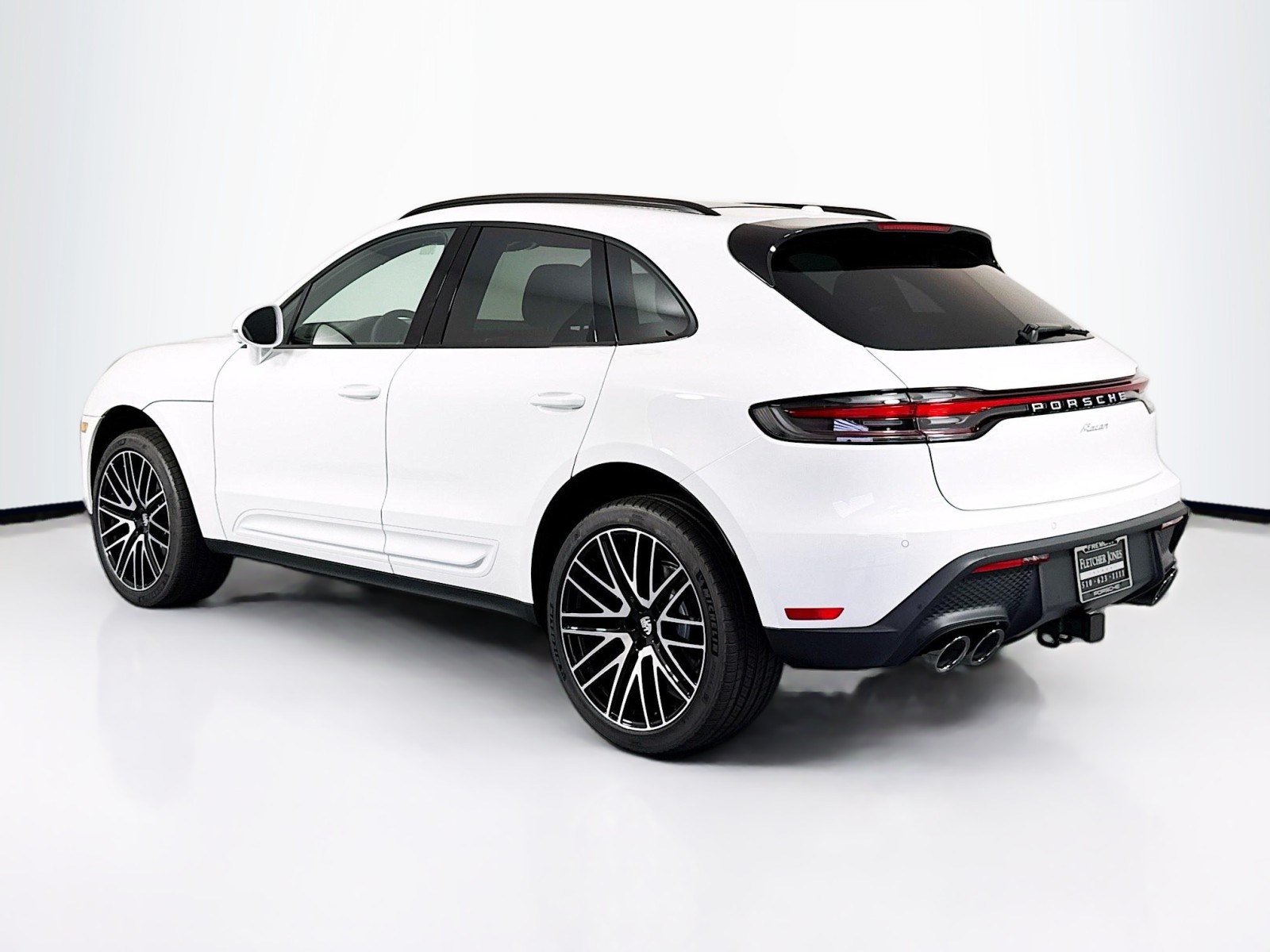 2025 Porsche Macan T photo 3