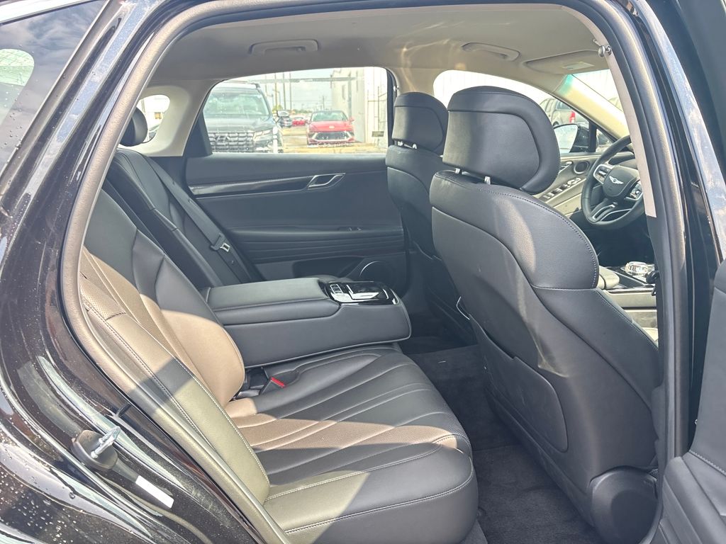 2025 Genesis G80 2.5T photo 4