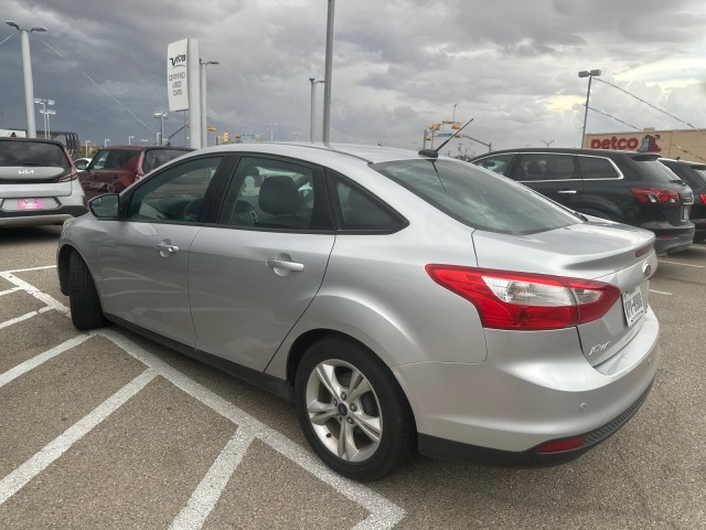 Used 2014 Ingot Silver Metallic Ford SE image 9