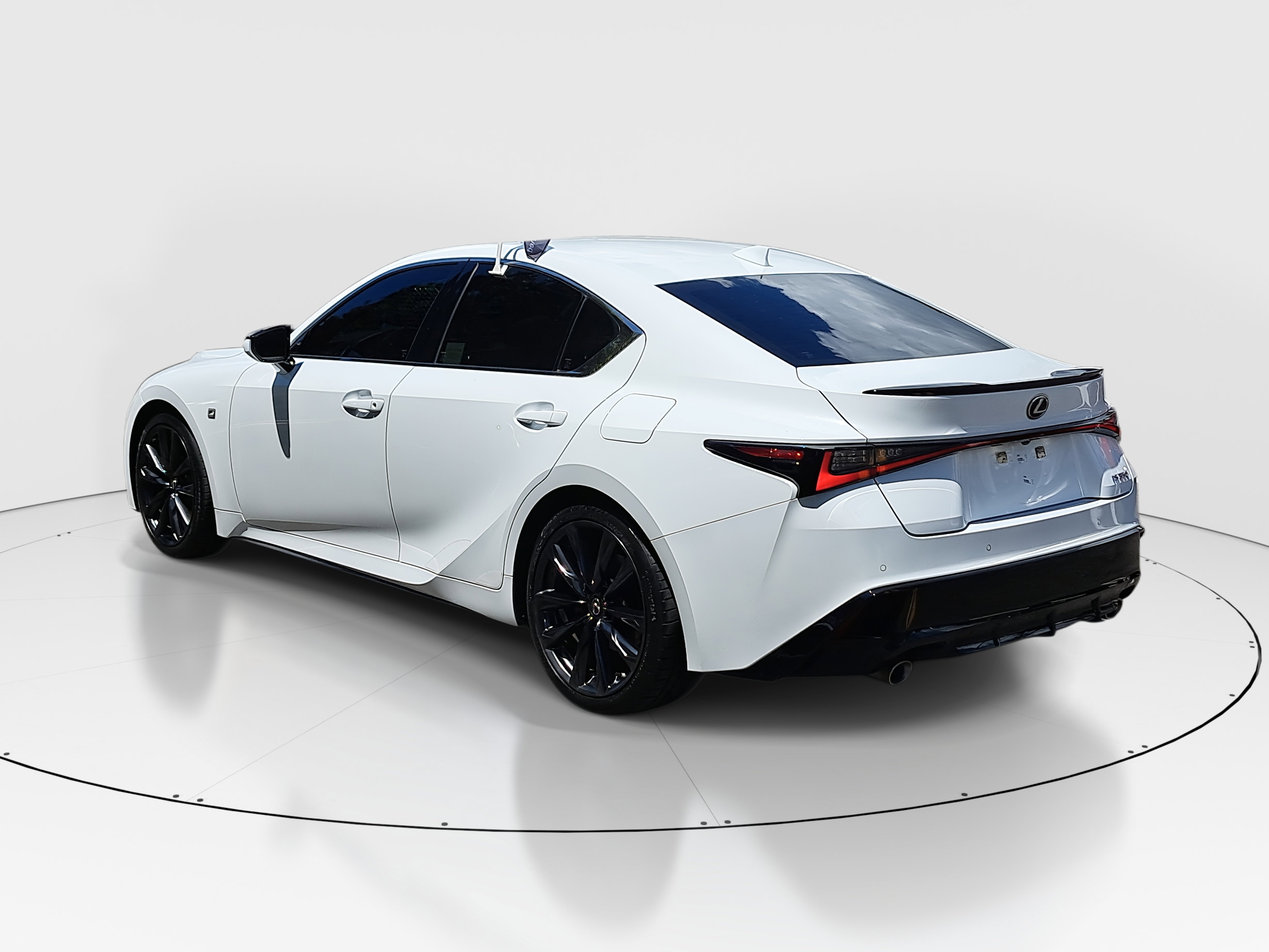 2022 Lexus IS 350 F SPORT photo 3