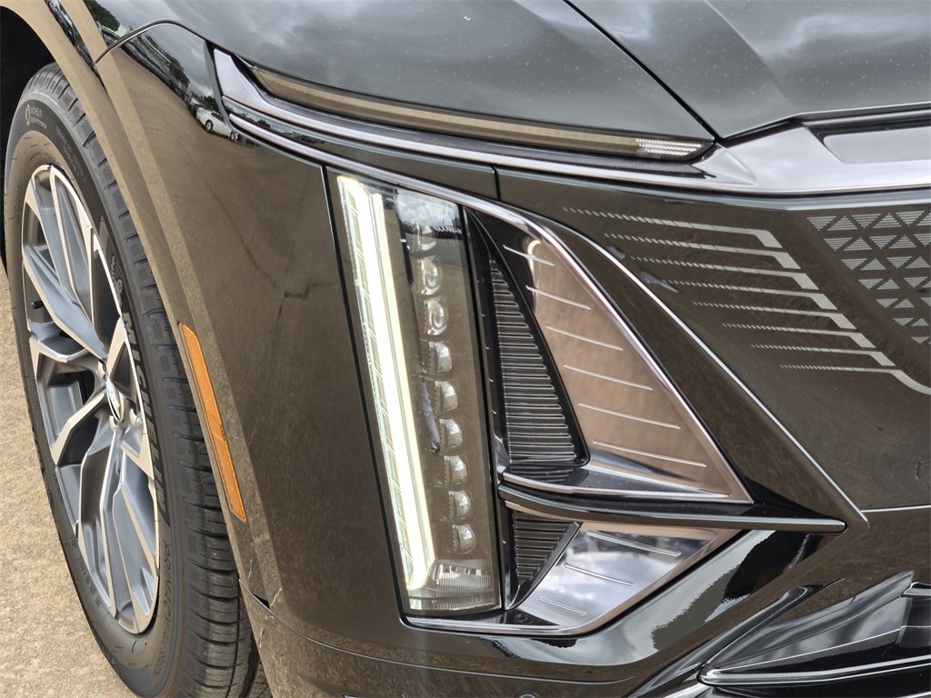 2025 Cadillac Lyriq Sport photo 9