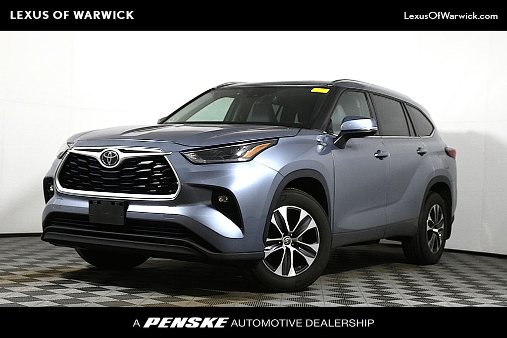 2021 Toyota Highlander XLE's photo