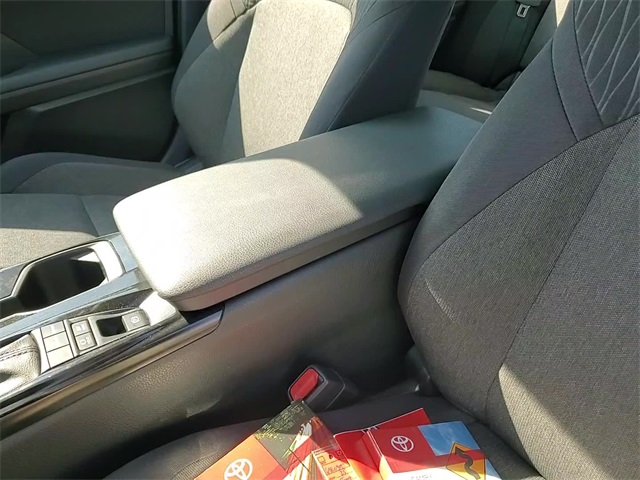 2025 Toyota Camry LE photo 19