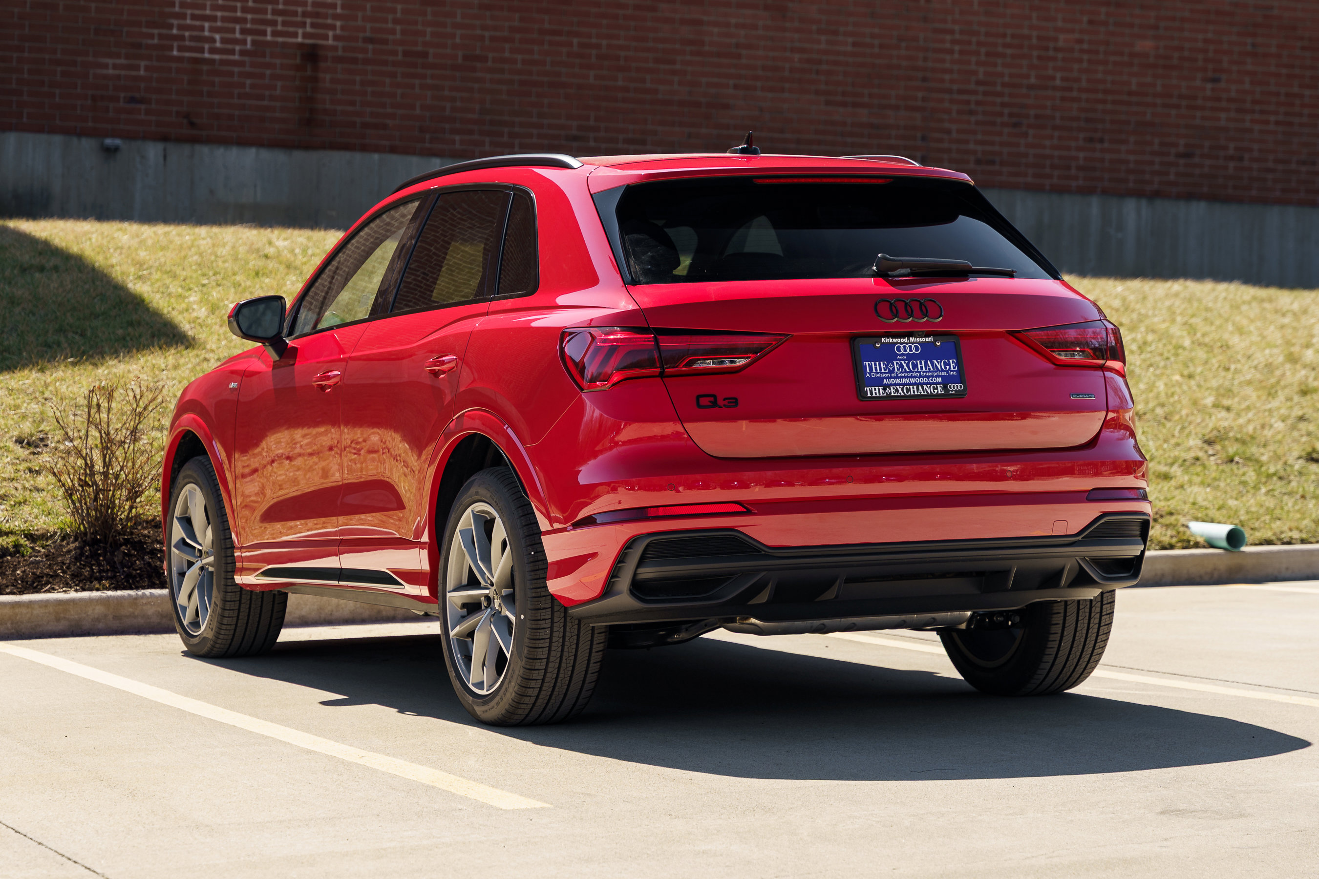2025 Audi Q3 S line Premium photo 4