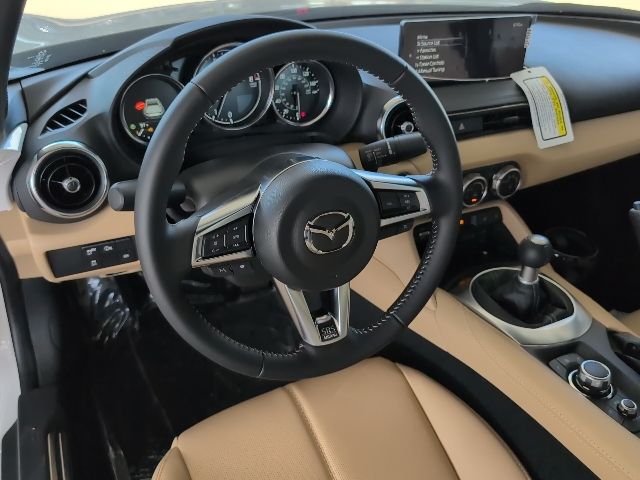 2025 Mazda MX-5 Miata Miata RF Grand Touring photo 10
