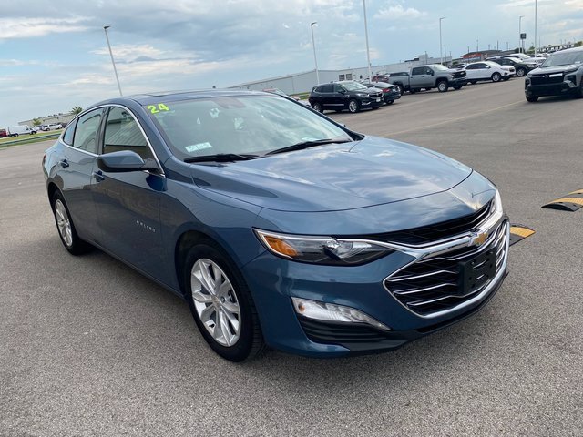 2024 Chevrolet Malibu 1LT photo 3