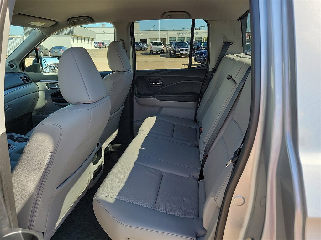 2017 Honda Ridgeline RTL-T photo 16