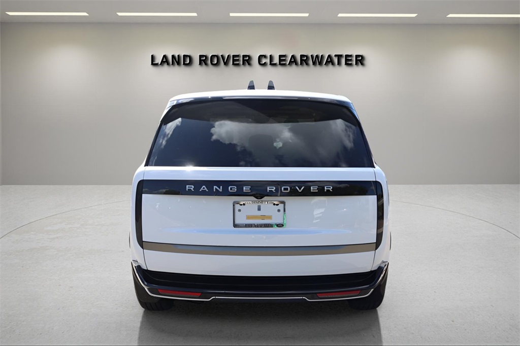 2025 Land Rover Range Rover SE photo 4