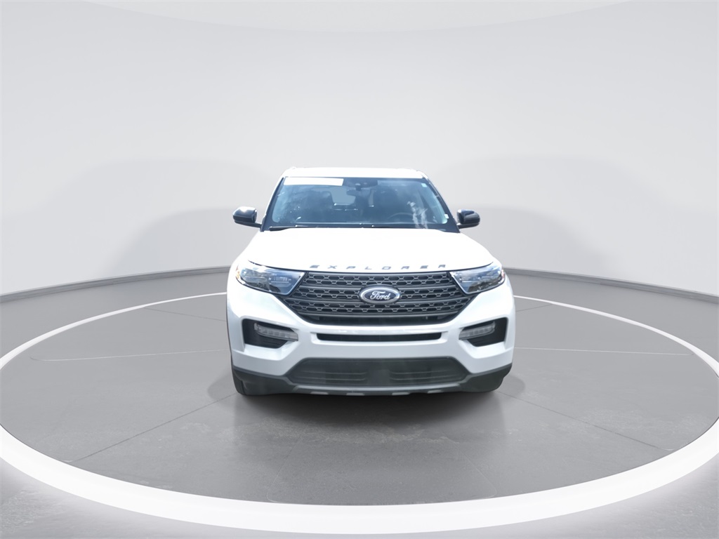 2023 Ford Explorer XLT photo 2