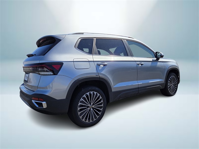 2025 Volkswagen Taos SE photo 4