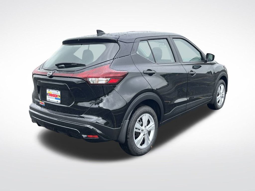 2025 Nissan Kicks Play S photo 4