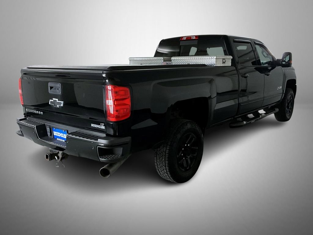 2017 Chevrolet Silverado 2500HD LT photo 4