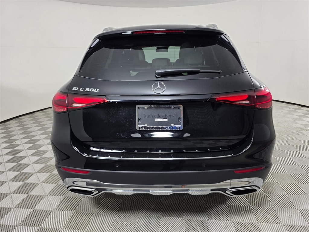 2026 Mercedes Benz GLC 300 photo 2