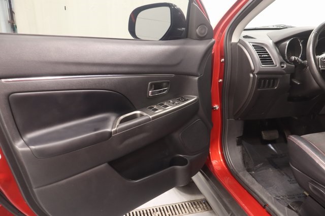 2018 Mitsubishi Outlander Sport SE photo 9